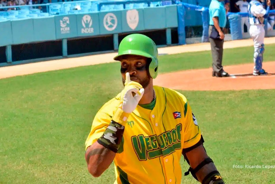 Alexei Ramírez anuncia regreso al Beisbol Cubano